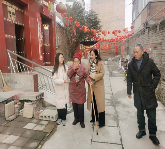 瑟瑟冬日 暖暖溫情——公司黨委、工會(huì)開展“送溫暖、送祝?！被顒?dòng)